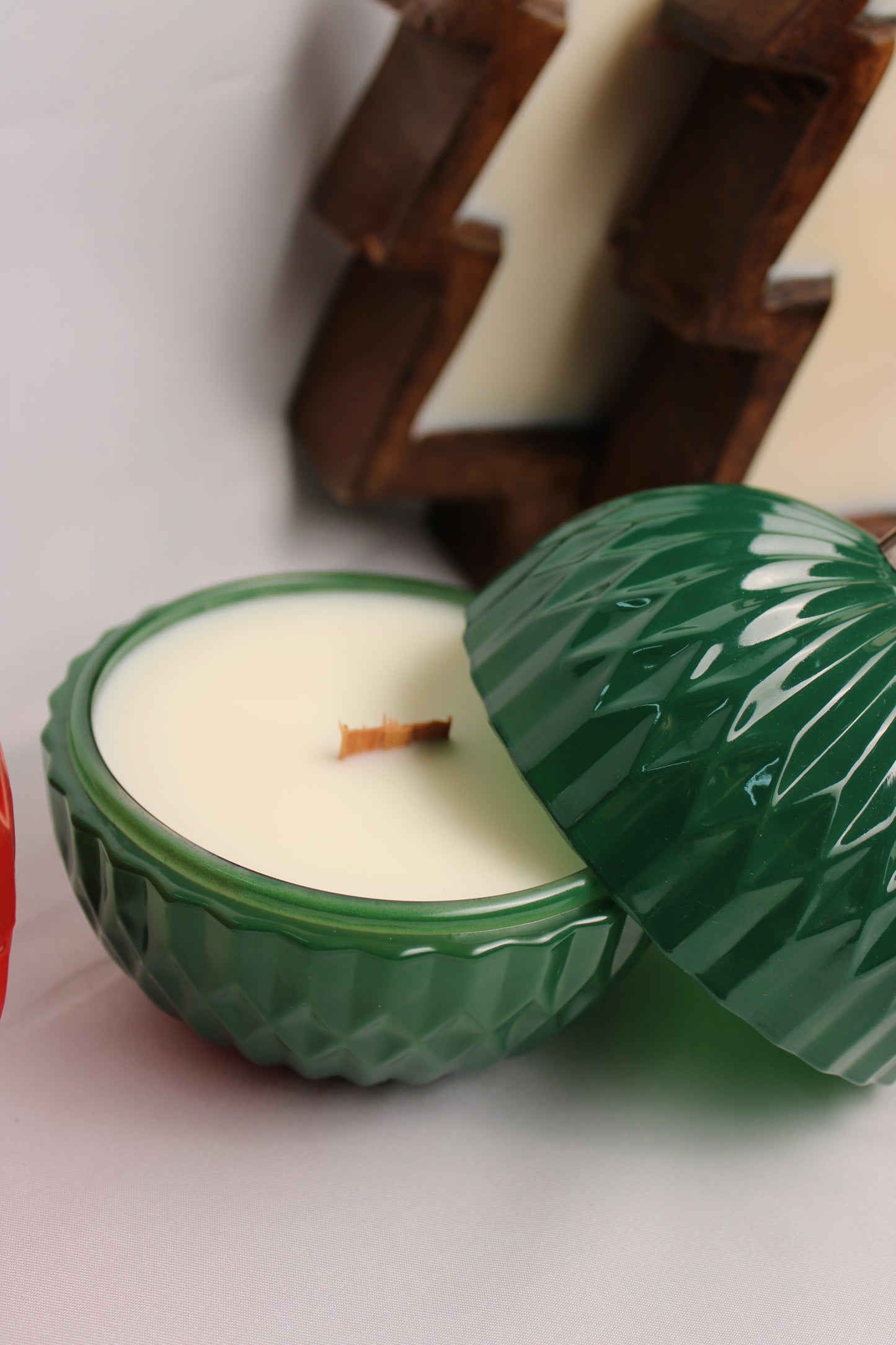 Green Ornament Apple Cardamom Crisp Candle
